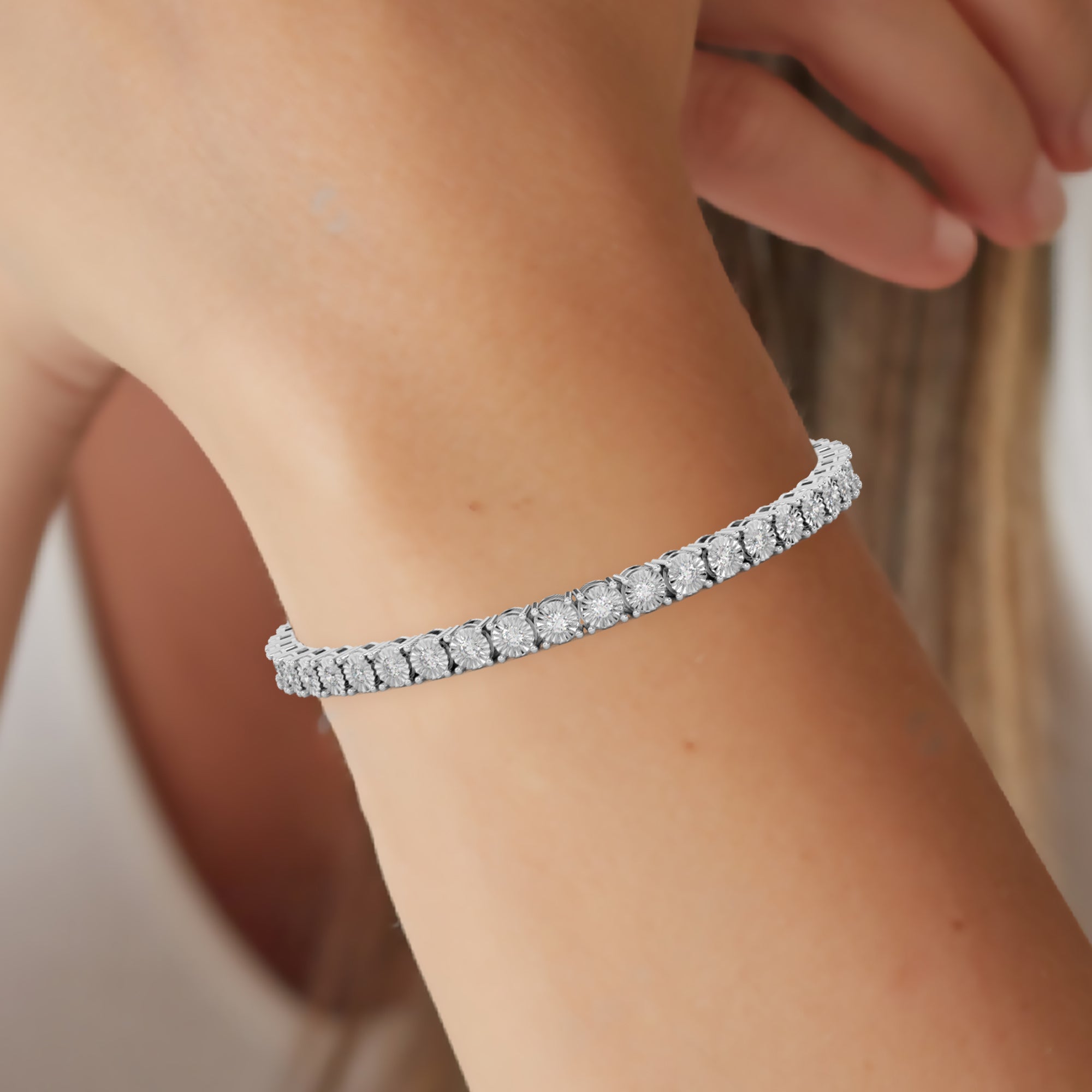 0.93 Cttw Certified Diamond Shared Prong Tennis Bracelet In 14KT Gold - Fehu Jewels